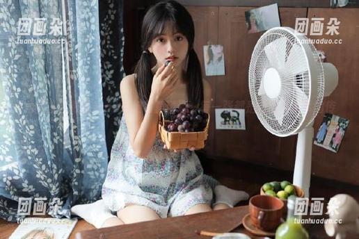 尤蜜荟 - 筱慧icon姐姐写真精选：每一张都是她独特故事的传递.txt