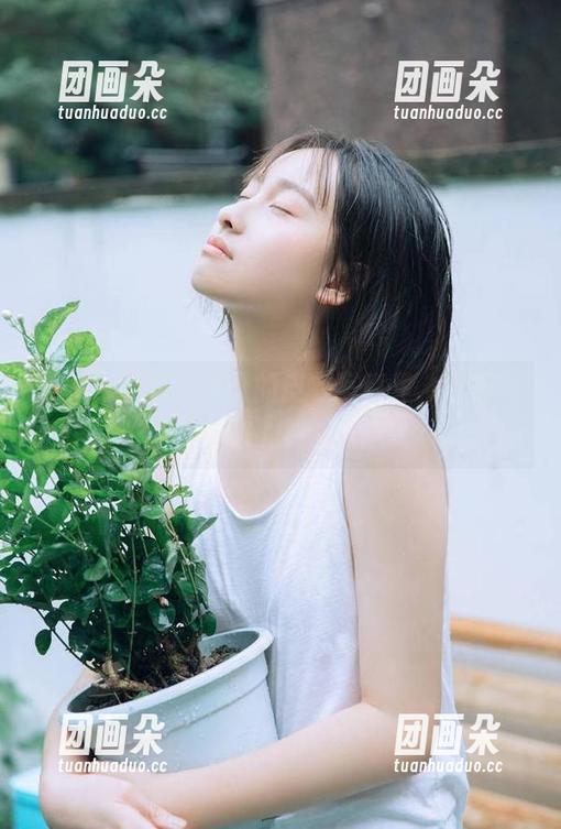微密圈 - 徐珺大哥的皮衣写真里，感受每张照片带来的时尚冲击.txt
