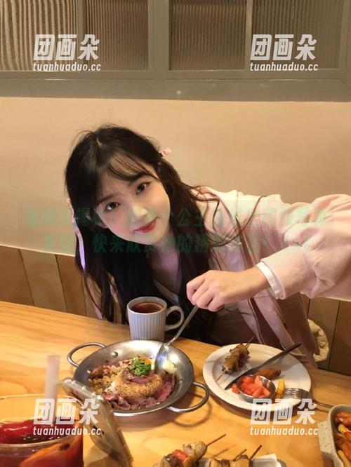 福利大揭秘！想要个公主抱推出和服写真系列，快来欣赏她的精彩作品！.txt