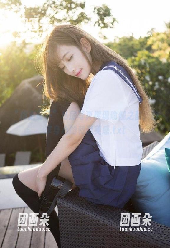 “抱走莫子”私房写真展现瑜伽之韵，静享身心的和谐美感.txt
