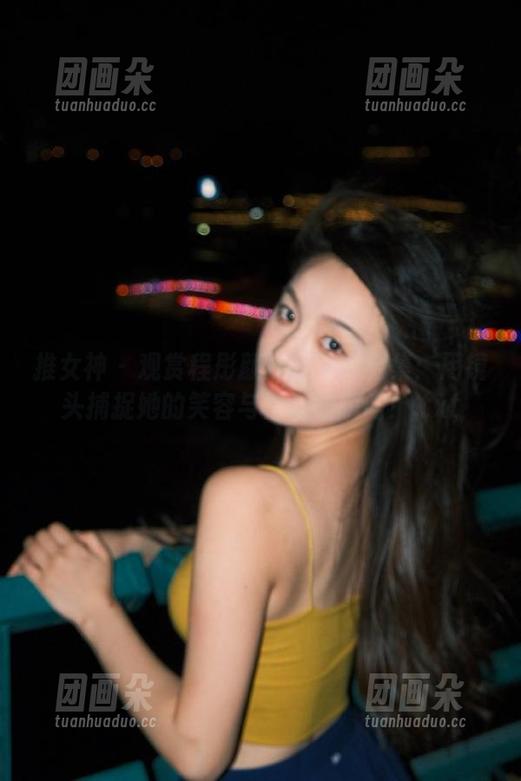 推女神 - 观赏程彤颜妹妹写真全集：用镜头捕捉她的笑容与青春的瞬间！.txt