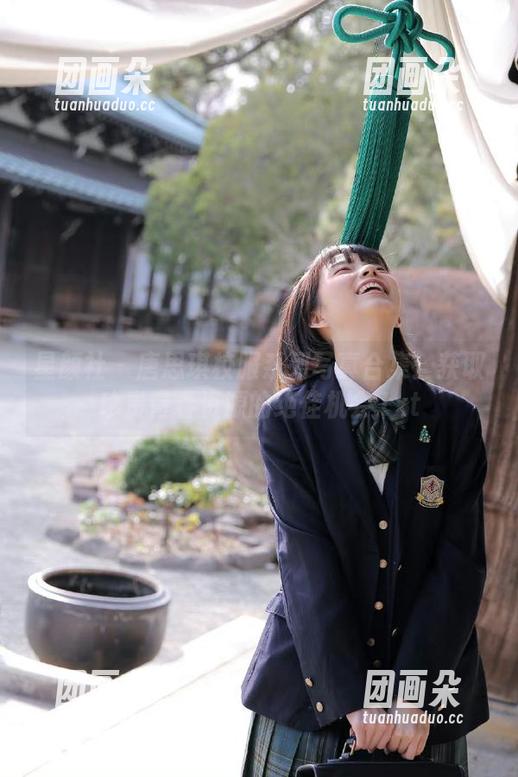 星颜社 - 唐思琪校服系列写真合集：获取珍贵青春资源的绝佳机会.txt