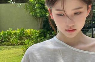 星颜社 – 独家无圣光学姐写真，王俪丁呀图包揭秘青春的另一面.txt