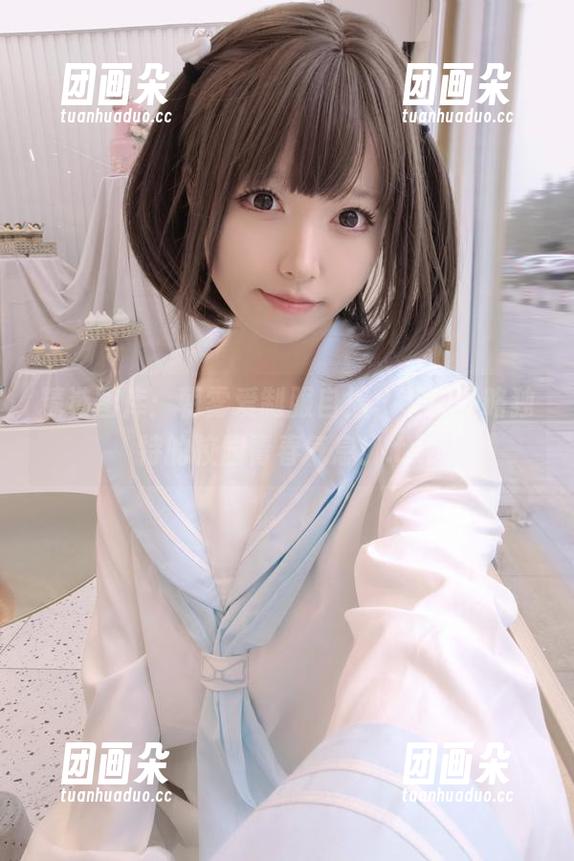 朝雾爱 精选图库:朝雾爱制服自撮,带你领略独特的校园青春气息!.txt