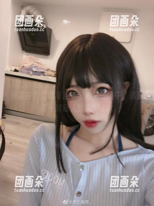 漫游在杏仁曲奇连衣裙高清图集中，捕捉每一帧动人的瞬间.txt