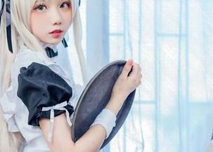 享受果咩酱牛仔裤带来的私拍美图，展现你的独特气质.txt