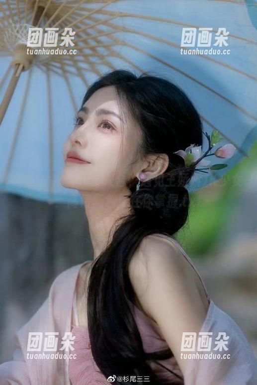 梦丝女神 - 漫步天台，遇见王娇娇JK少女：高清图包尽在你掌握.txt