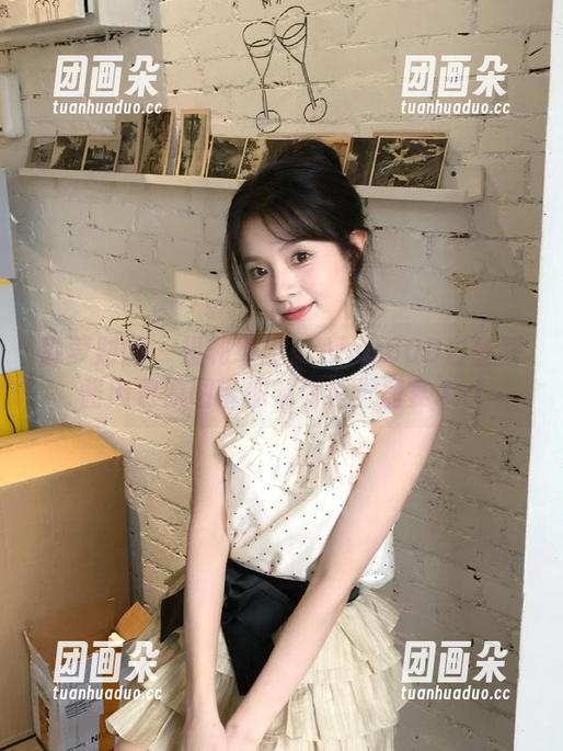 森萝财团-Aika 森萝财团 - 福利奉上:Aika60D白丝踩酱肉包原图带你畅游视觉盛宴.txt