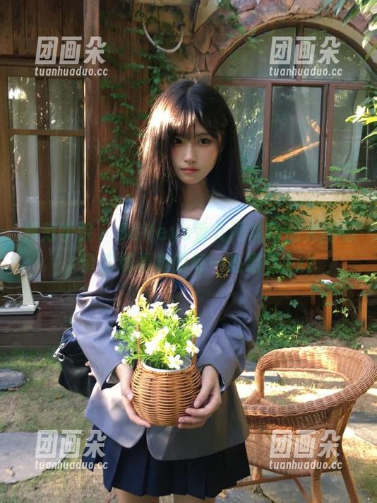 模范学院-Baileys香儿 模范学院 - Baileys香儿网袜作品大揭秘,带你观看她的每一处细节.txt