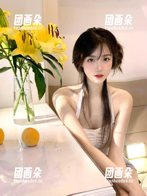 模范学院-人间荒糖 模范学院 - 人间荒糖带你探秘私拍写真,绝美肉丝展现女性韵味.txt