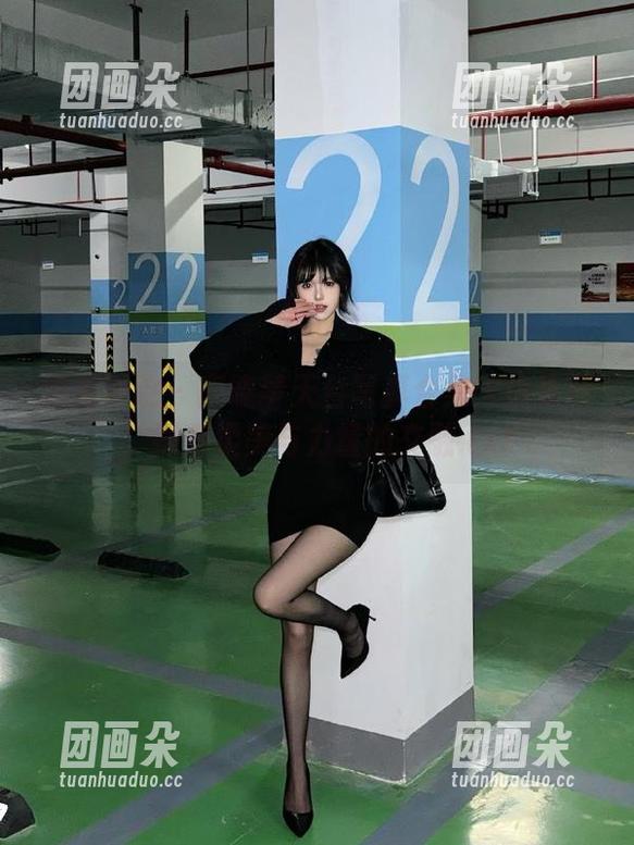 模范学院-南晓梦 模范学院 - 南晓梦天台写真合集火热更新,探索柔美与力量的交融.txt