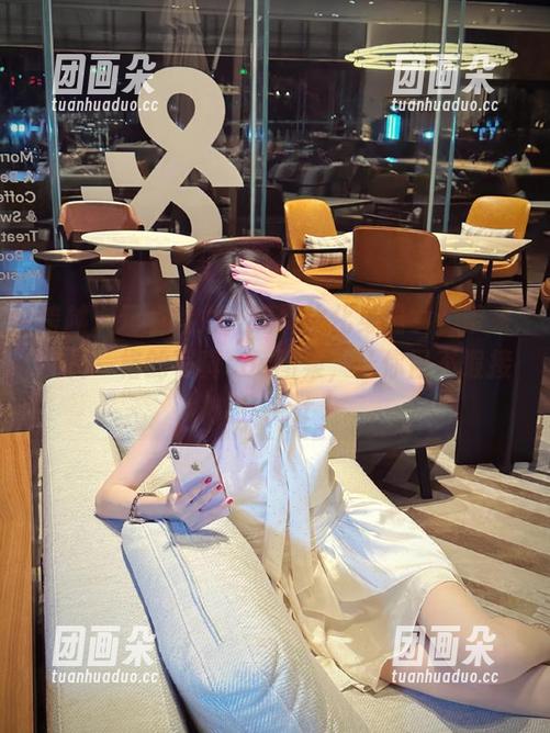 泥泥汝 跨越次元的魅力,泥泥汝化身猫女,带来别具一格的写真cos图集,让你目不暇接!.txt