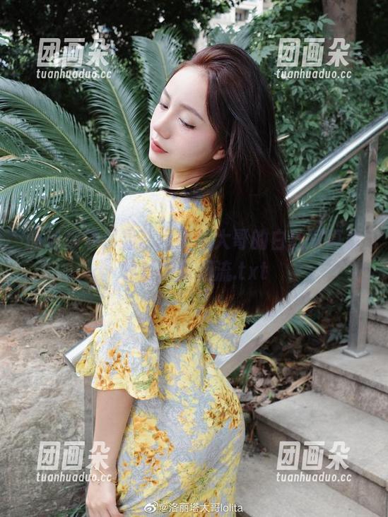 高清细节尽显，洛丽塔大哥的白丝写真引领时尚新潮流.txt