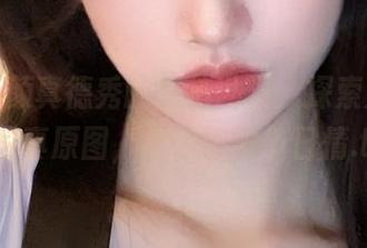 深入清颜真德秀的私拍世界，探索她的圣诞写真原图，传递浓浓节日情.txt