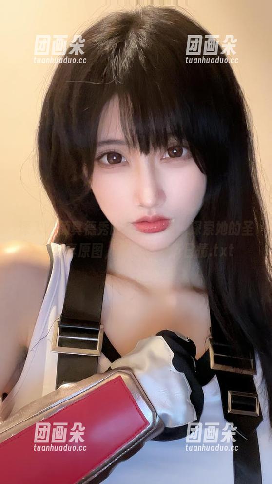 深入清颜真德秀的私拍世界，探索她的圣诞写真原图，传递浓浓节日情.txt