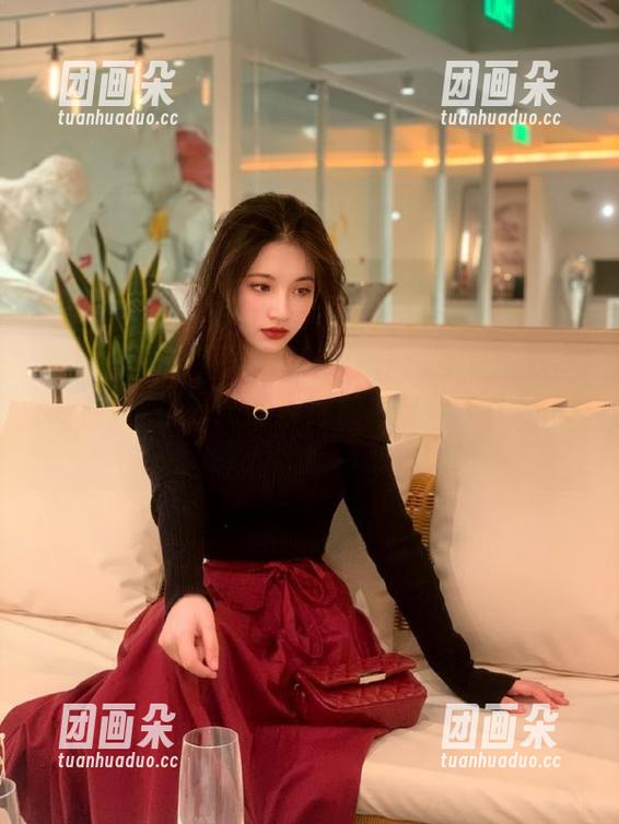 微密圈 - 火龙果羊倾情创作：女友主题图集，为你揭开她的独特魅力与风格作品.txt