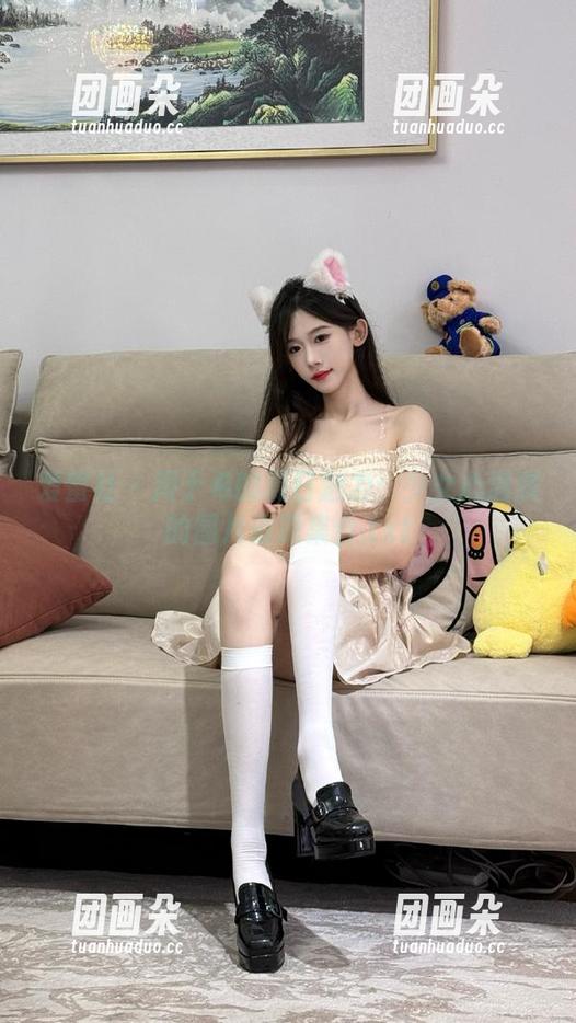 爱蜜社 - 周于希的夏日魅力：少女心满满的图片资源集合.txt