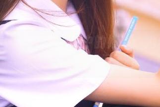 物恋传媒 – 私房写真中的婷婷：她与套装的绝妙搭配瞬间.txt