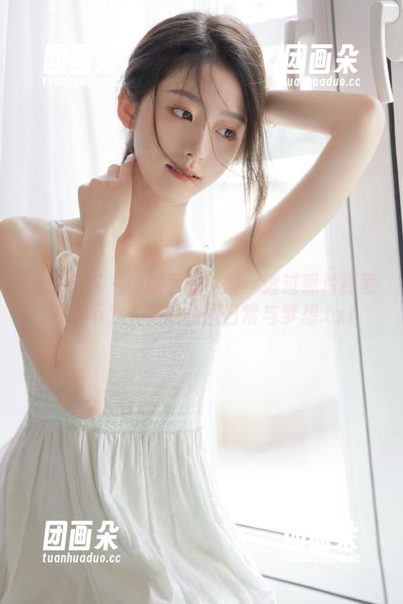 物恋传媒-小晴 物恋传媒 - 校服下的小晴:透过照片探索她那不为人知的校园日常与梦想.txt