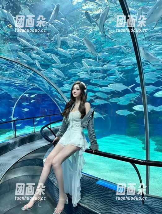 物恋传媒-小茶 物恋传媒 - 透过小茶的白色写真,发现美图与自嘲的真诚交汇.txt