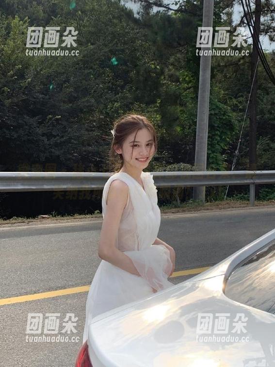 微密圈 - 猪小七最新图库的视图合集：请笑纳我所有的自嘲瞬间！.txt