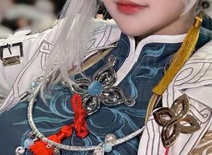 在线欣赏百合欧皇子优雅比基尼图集，感受独特的夏季风情！.txt