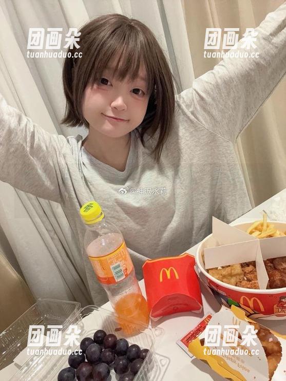 在神沢永莉的小墨作品中寻宝，最全美图资源大放送！.txt