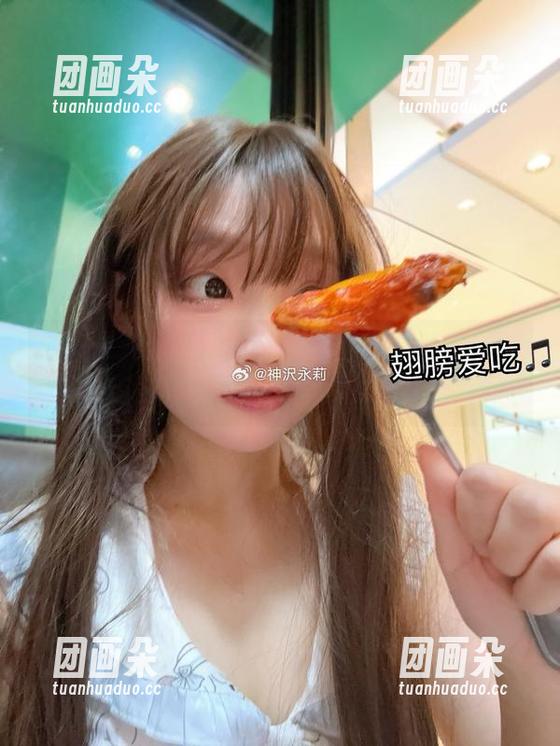 神沢永莉的牛仔裤图册合集：时尚与个性的完美融合，尽在照片中.txt