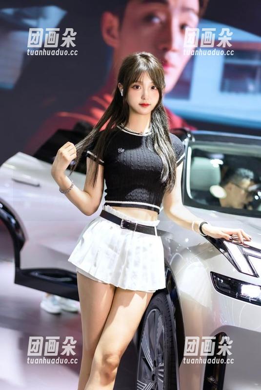 秀人网-乔伊joy 秀人网 - 走进乔伊joy的礼服世界:分享原图与壁纸,感受她无与伦比的美丽.txt