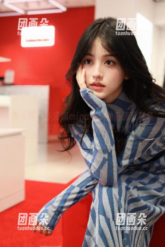 秀人网-乔漫妮mina 秀人网 - 乔漫妮mina与她的高清写真集:睡衣美腿的梦幻旅程.txt