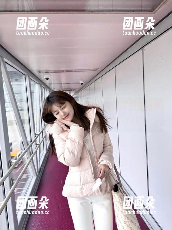 秀人网-伊诺 秀人网 - 倩影浮现,伊诺旗袍图包最新更新,展现女性独特魅力!.txt