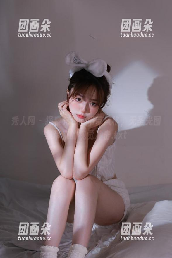 秀人网-允尔 秀人网 - 探索允尔的吊带风格,无圣光图集带来的视觉冲击.txt