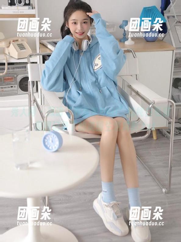 秀人网-养乐多Doll 秀人网 - 探访“养乐多Doll”的纯白私房,原图记录下的美丽生活剪影.txt