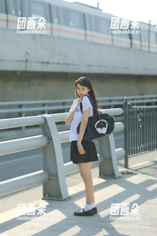 秀人网-凯竹BuiBui 秀人网 - 原图分享:凯竹BuiBui透明写真,笑到肚子疼的神级段子!.txt