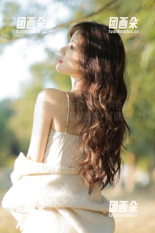 秀人网-双笙Alina 秀人网 - 双笙Alina的女孩写真合集:让每一张照片都成为清晨的第一缕阳光!.txt