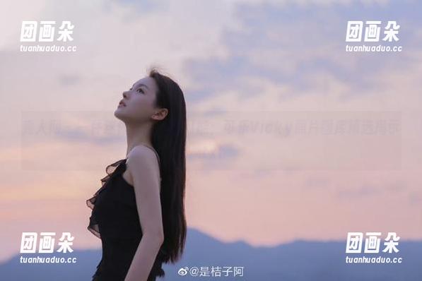 秀人网-可乐Vicky 秀人网 - 一件连体衣的无限可能:可乐Vicky照片图库精选揭示.txt
