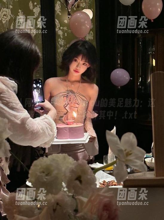 秀人网-媃柔rourou 秀人网 - 一探媃柔rourou的美足魅力:这些美图资源让你陶醉其中!.txt