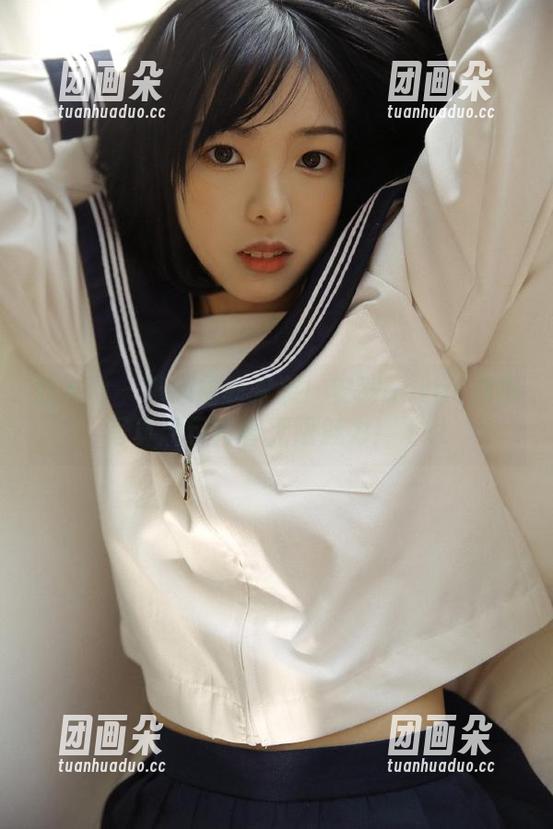 秀人网-安然anran 秀人网 - 捧心福利来袭!安然anran旗袍写真展示青春无限魅力!.txt