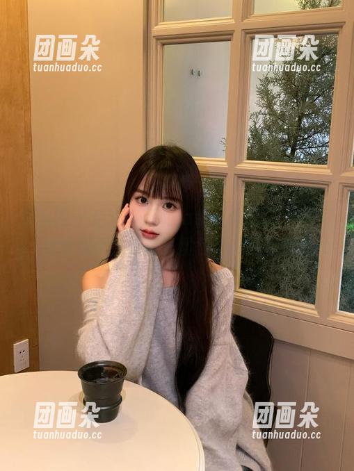 秀人网-小茉莉jasmine 秀人网 - 走进小茉莉jasmine的天台世界,欣赏这个独特写真图包带来的惊喜.txt