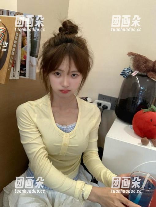 秀人网 - 尤Una娜令人心动的运动照片作品集更新，燃起你的运动激情！.txt