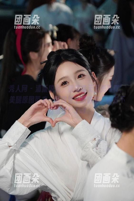 秀人网-桓淼淼 秀人网 - 清新脱俗,桓淼淼无圣光写真,美腿原图带来一场视觉上的盛宴,绝对不能错过!.txt
