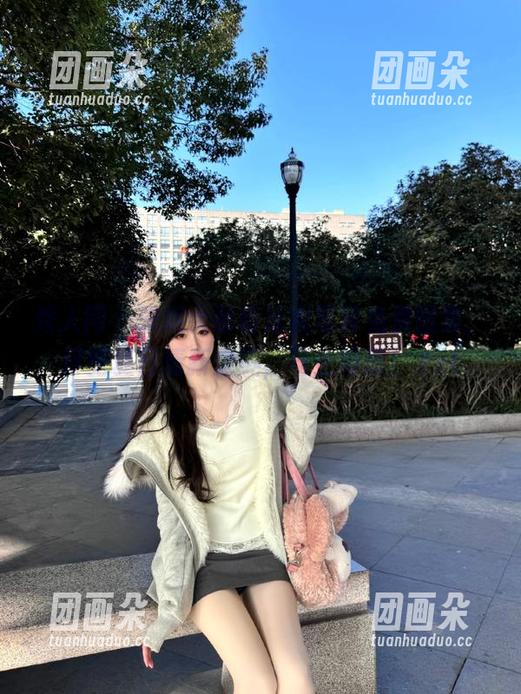 秀人网 - 米妮大萌萌泳衣写真免费图集，尽览夏日清新之美，马上领取！.txt
