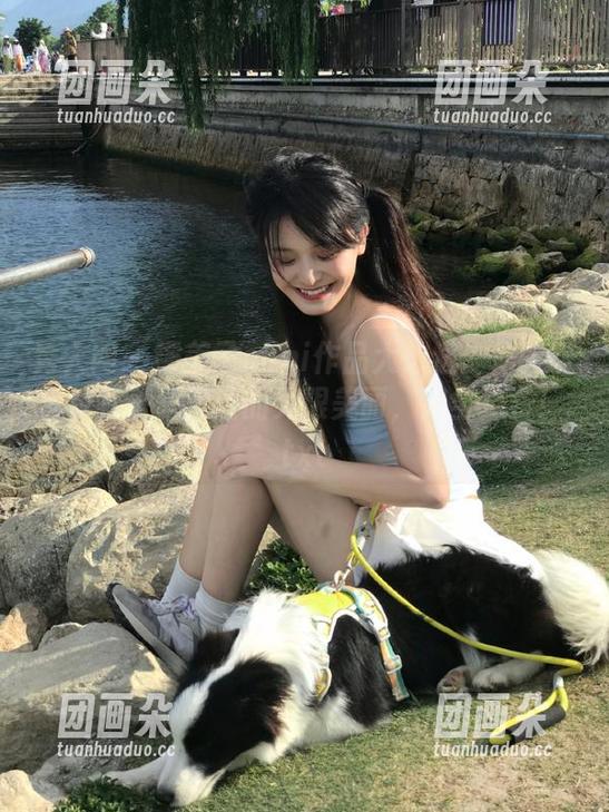秀人网-糯美子mini 秀人网 - 糯美子mini作品大放送:体验粉色衬衫蕾丝黑丝的无限美丽,完全免费!.txt