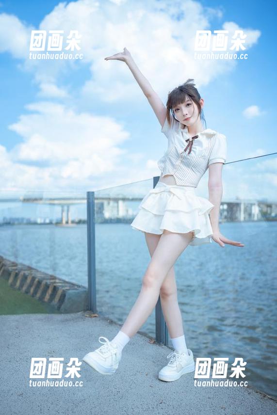 秀人网-草莓zz 秀人网 - 探索草莓zz黑色风格:无圣光写真图包,独特视角的完美呈现.txt