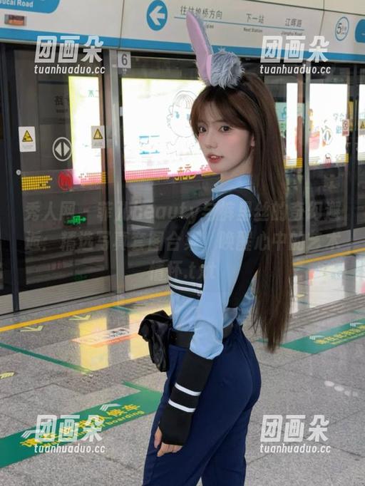 秀人网-菲儿beauty 秀人网 - 菲儿beauty与裤里丝的奇幻邂逅:精选写真套图合集,唤醒心中的艺术情怀.txt