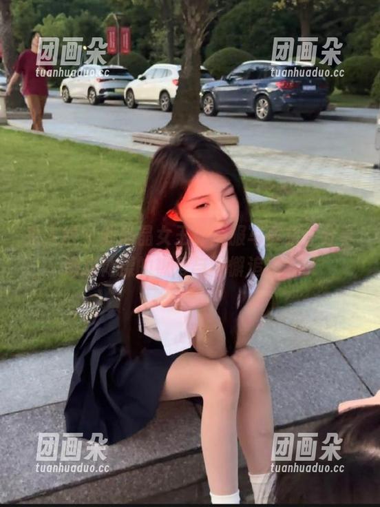 秀人网 - 邹晶晶女王体操服写真集，分享她对体操的热爱与不懈追求.txt