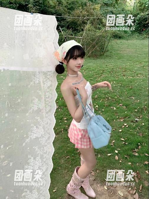秀人网-雅茹老师 秀人网 - 记录圣诞时光:雅茹老师的照片合集让你领略节日的美好.txt