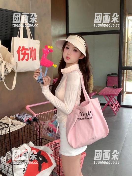 微密圈 - 紫色梦幻！童小芯全新写真作品集更新，让你领略她的独特风格与创意！.txt