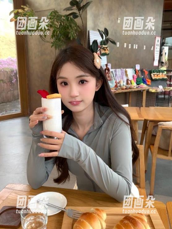 紧急企划-小婕 紧急企划 - 探索黑色美感,小婕最新摄影作品带来的视觉盛宴.txt