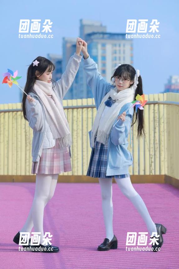 紧急企划-小恩 紧急企划 - 惊艳四座的小恩校服作品,这组福利写真定能打动每一个人的心.txt